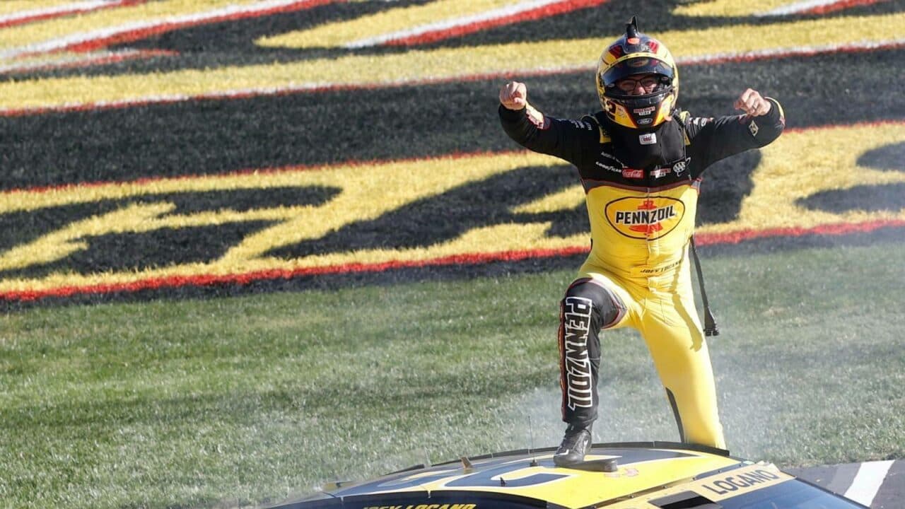 hero image for Joey Logano Stretches Fuel to Win Las Vegas; Advancing to Championship 4