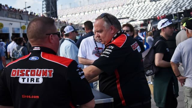 Pre Race Crew Chief 2 Jeremy Bullins