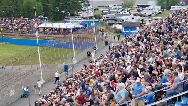 Oxford Plains Crowd 2024