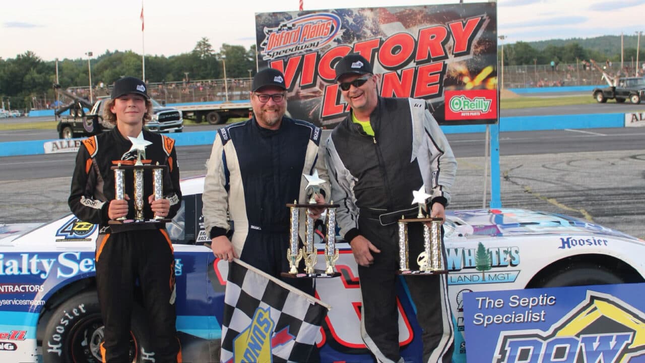 hero image for Ryan Robbins Returns to Victory Lane at Oxford Plains Speedway