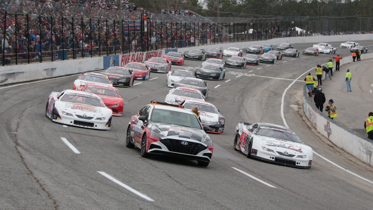 First Look at Snowball Derby, Snowflake 100 Entry Lists